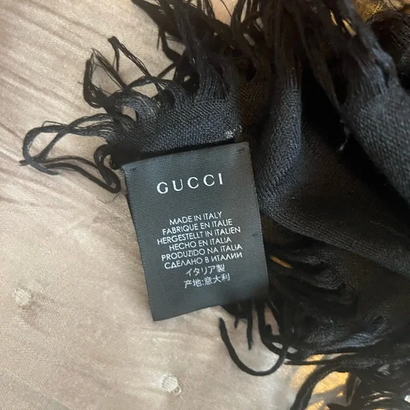 Cucci shawl - Picture 5 of 11